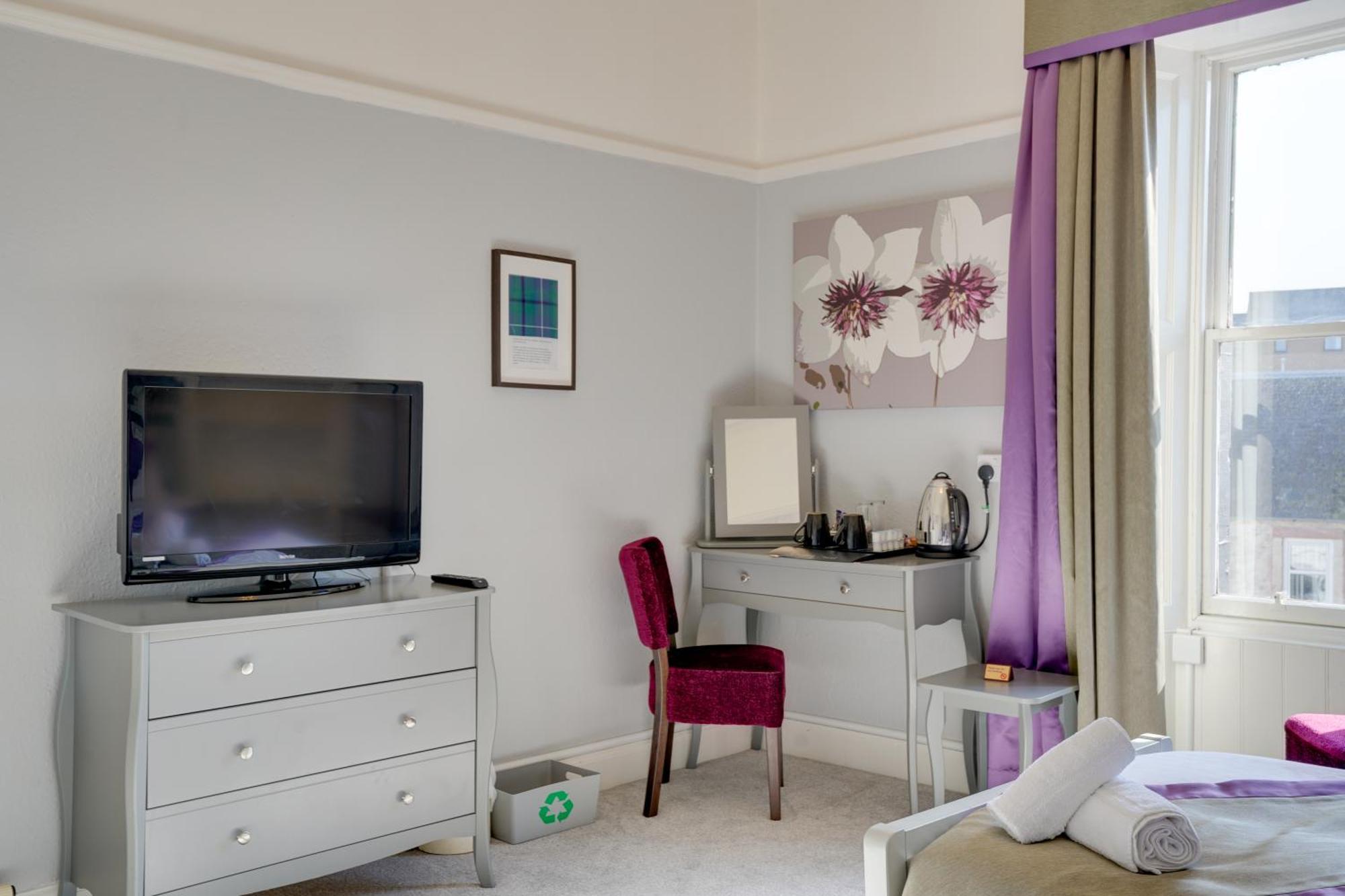 The County Hotel - Self Check-In, Ultra Fast Wi-Fi, Free Parking, Central Location Селкерк Экстерьер фото
