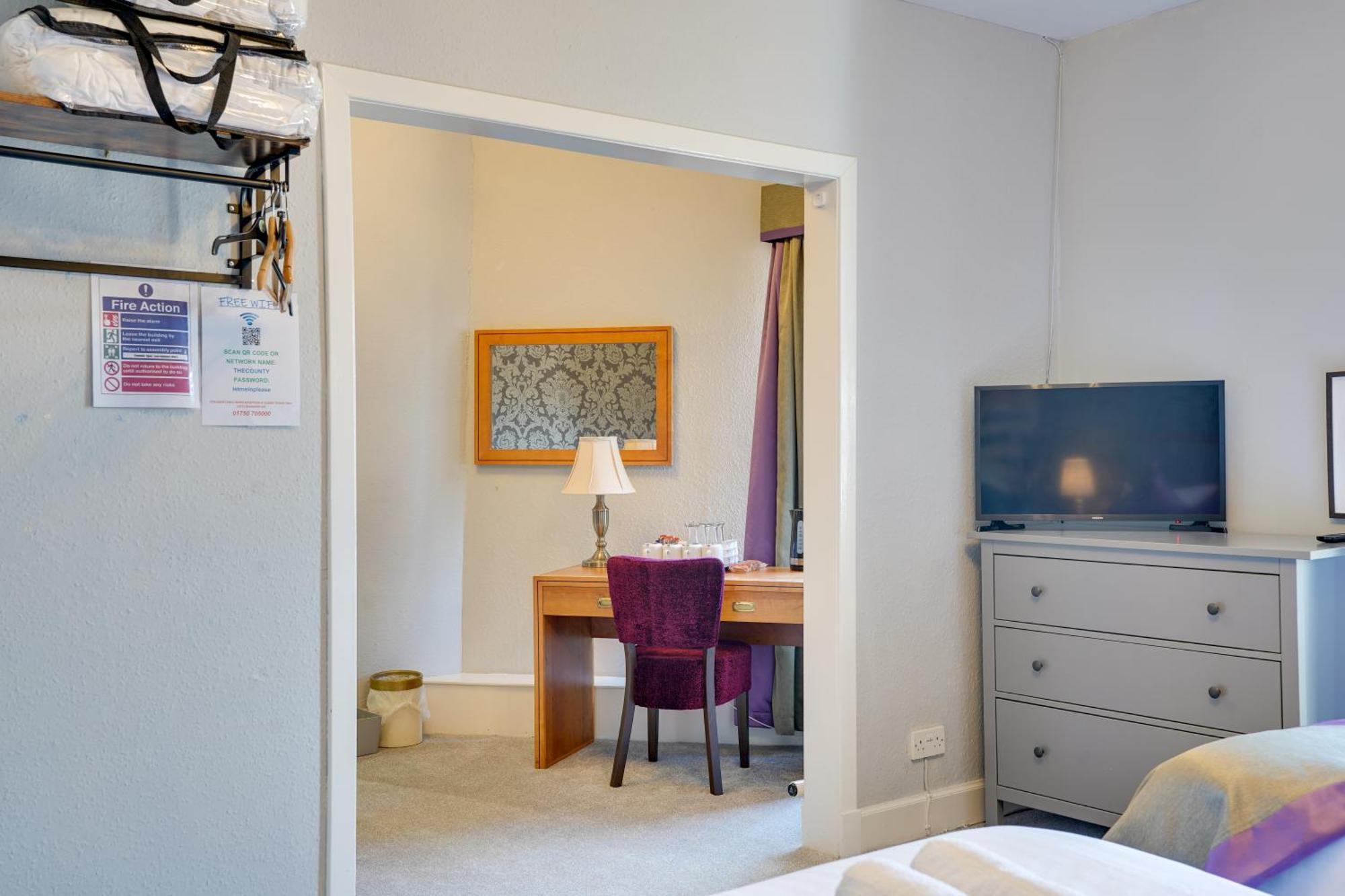 The County Hotel - Self Check-In, Ultra Fast Wi-Fi, Free Parking, Central Location Селкерк Экстерьер фото